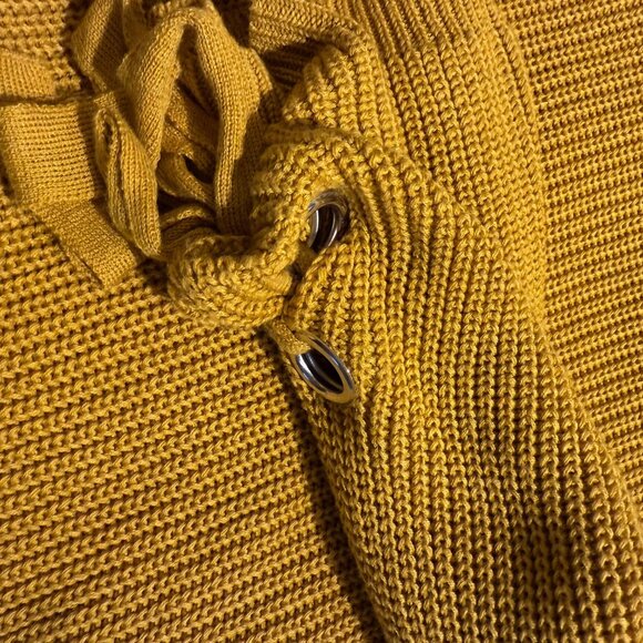 Moon & Madison Women's Chubby mustard long sleeve crew neck sweater; Size XL - Picture 5 of 7